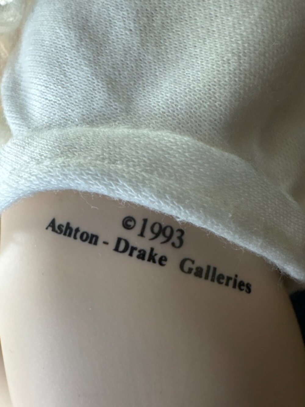 Ashton-Drake Galleries 1993 "Cute As A Button" Baby Doll Blonde Hair Pink Outfit - Picture 6 of 16